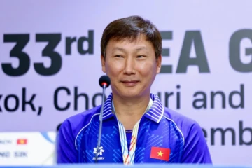 HLV Kim Sang Sik tin U22 Việt Nam sẽ vô địch ngay trên sân Rajamangala như các đàn anh đã làm được. Ảnh: Anh Khoa.