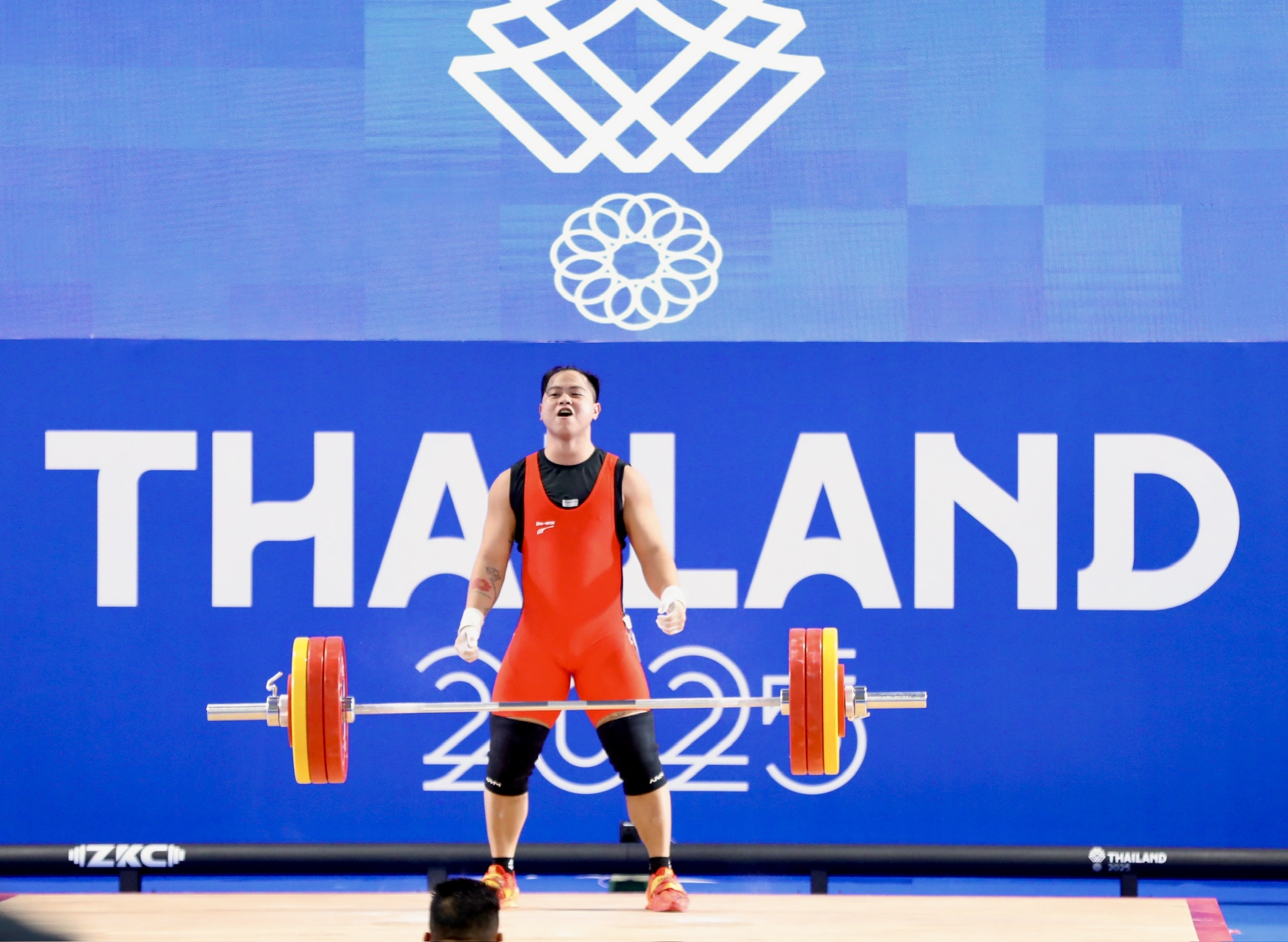 Cử tạ nam Việt Nam tranh chấp HCV