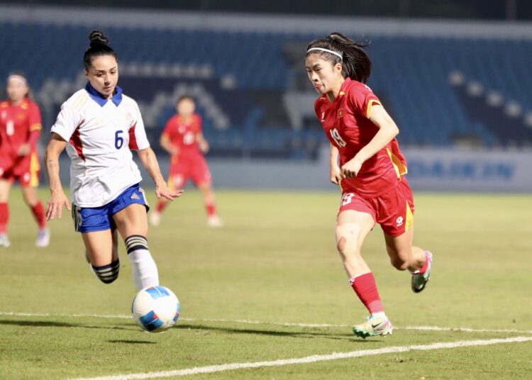 Đội tuyển nữ Việt Nam gục ngã ở những phút bù giờ trước Philippines.