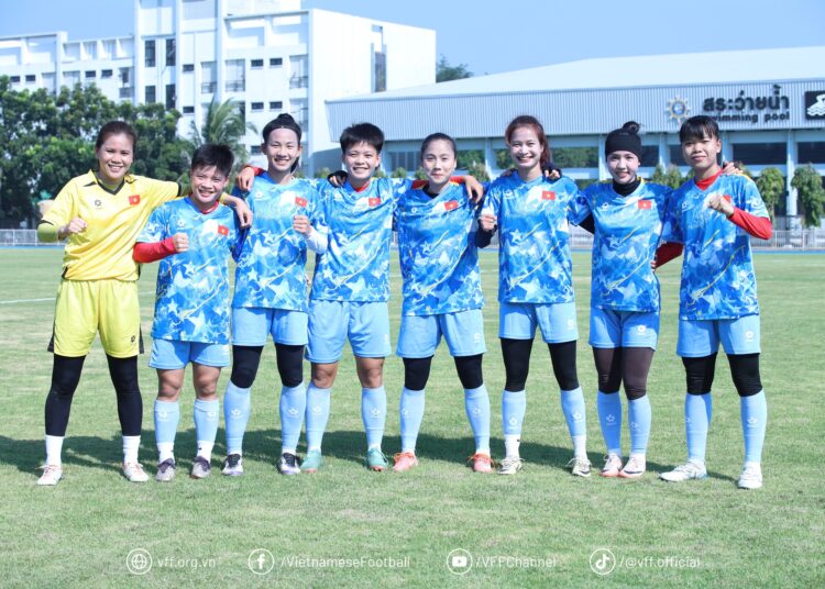 Các cầu thủ thể hiện tinh thần hào hứng, quyết tâm bảo vệ tấm huy chương vàng tại SEA Games - Ảnh: VFF