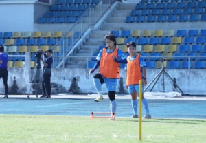 Đội tuyển nữ Việt Nam tập luyện trên sân San Suk - địa điểm thi đấu tại SEA Games 33