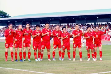 Đội tuyển nữ Việt Nam giành quyền vào bán kết SEA Games 33 sau chiến thắng 2-0 trước Myanmar ở lượt trận cuối bảng B.