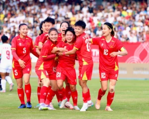 Màn ăn mừng của đội tuyển nữ Việt Nam sau bàn thắng mở tỉ số - Ảnh: Gia Hân.