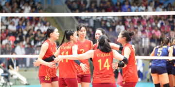 Thanh Thúy và đồng đội đành ngậm ngùi nhận HCB sau khi để thua chủ nhà Thái Lan với tỉ số 2-3. Ảnh: Gia Hân