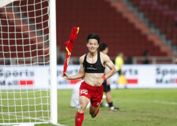 Hình ảnh ăn mừng đầy cảm xúc của Thanh Nhàn sau khi ghi bàn giúp U22 Việt Nam vươn lên với tỉ số 3-2 (Ảnh: Anh Khoa)