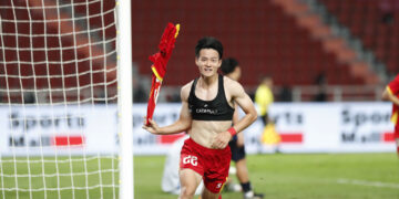 Hình ảnh ăn mừng đầy cảm xúc của Thanh Nhàn sau khi ghi bàn giúp U22 Việt Nam vươn lên với tỉ số 3-2 (Ảnh: Anh Khoa)