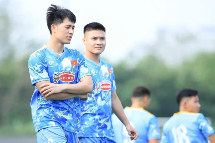 Khả năng đọc trận đấu và lối chơi đầu óc của Đình Trọng là "vũ khí" quan trọng khi đối đầu các đối thủ mạnh về thể lực như Malaysia. Ảnh: VFF