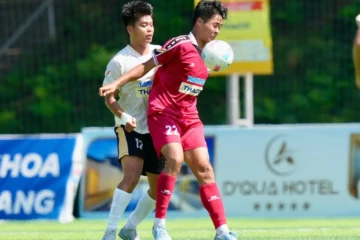 ĐH Thuỷ Lợi (đỏ) là ứng viên sáng giá cho ngôi vương của TNSV THACO Cup 2026. Ảnh: Minh Nguyệt.
