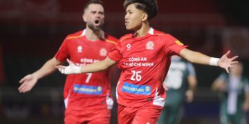 Tiền đạo Khoa Ngô đang là cái tên được nhắc đến nhiều nhất ở cả sân chơi V.League cũng như Cúp Quốc gia 2025/26.