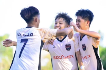 Niềm vui chiến thắng của các cầu thủ U15 Becamex TP.HCM.