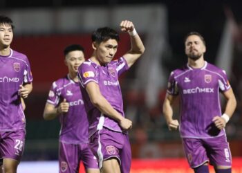 Tiền đạo Việt Cường ghi bàn thắng duy nhất giúp Becamex TP.HCM giành chiến thắng 1-0.