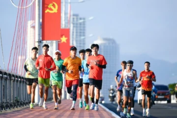 Hàng ngàn VĐV đang tích cực tập luyện trước thềm giải Tiền Phong Marathon 2026 diễn ra tại Nha Trang, Khánh Hoà. Ảnh: Minh Nguyệt