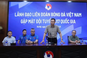 Chủ tịch Trần Quốc Tuấn phát biểu tại buổi gặp mặt, động viên U17 Việt Nam trước khi tham dự giải U17 Đông Nam Á 2026.