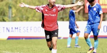Tiền vệ Trịnh Quang Huy có cú bàn thắng góp công vào chiến thắng 3-2 của U15 Becamex TP.HCM trước U15 Đắk Lắk. Ảnh: Gia Hân.