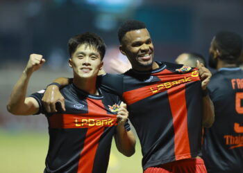 Tiền đạo Quốc Việt lập công trong chiến thắng 2-0 của Ninh Bình trước Đông Á Thanh Hoá.