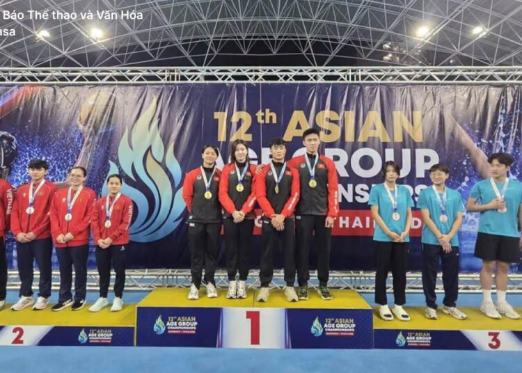 Đội tuyển bơi Việt Nam tỏa sáng với kỷ lục châu Á. Ảnh: Ủy ban Olympic Việt Nam
