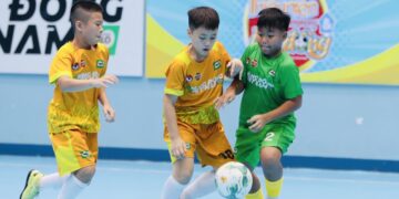 U11 HYS (áo vàng) thể hiện phong độ ấn tượng sau vòng bảng. Ảnh: Gia Hân.
