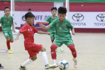 H.Y.S Hà Nội chủ động đẩy cao đội hình, tổ chức tấn công sau tiếng còi khai cuộc. Ảnh: Hanoi Youth Soccer