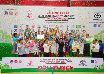 U9 HVL Sơn La ăn mừng chức vô địch sau khi đánh bại U9 SLNA với tỷ số 1-0 trong trận chung kết. Ảnh: Gia Hân
