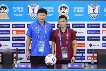 HLV Kim Sang Sik khẳng định ĐT Việt Nam không chủ quan và quyết tâm đánh bại Campuchia ở lượt trận cuối. Ảnh: Anh Đức