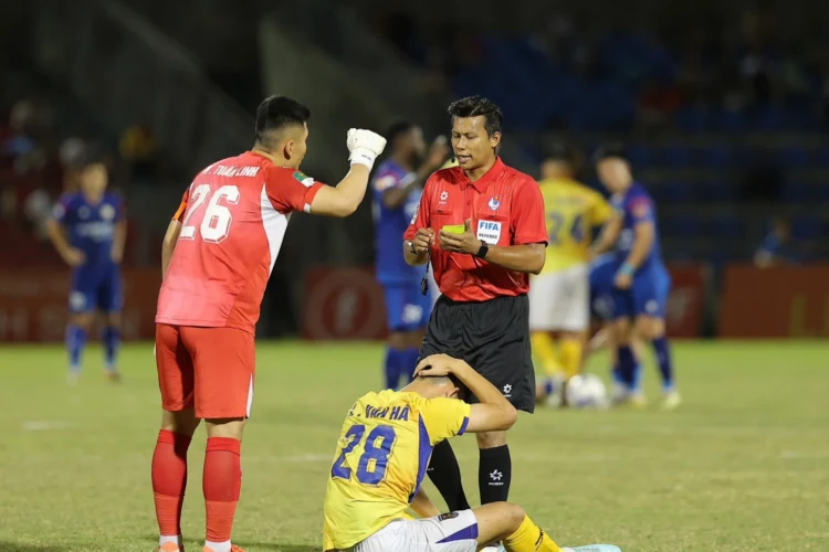 V.League 2026/27 sẽ áp dụng loạt thay đổi trong Luật thi đấu, hướng đến việc hạn chế câu giờ và nâng cao tính chuyên nghiệp. Ảnh: Xuân Thủy